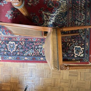 Juego de Comedor Clásico: Mesa y 6 Sillas de Madera con Incrustaciones y Tapizado de Cuero - imagen 12