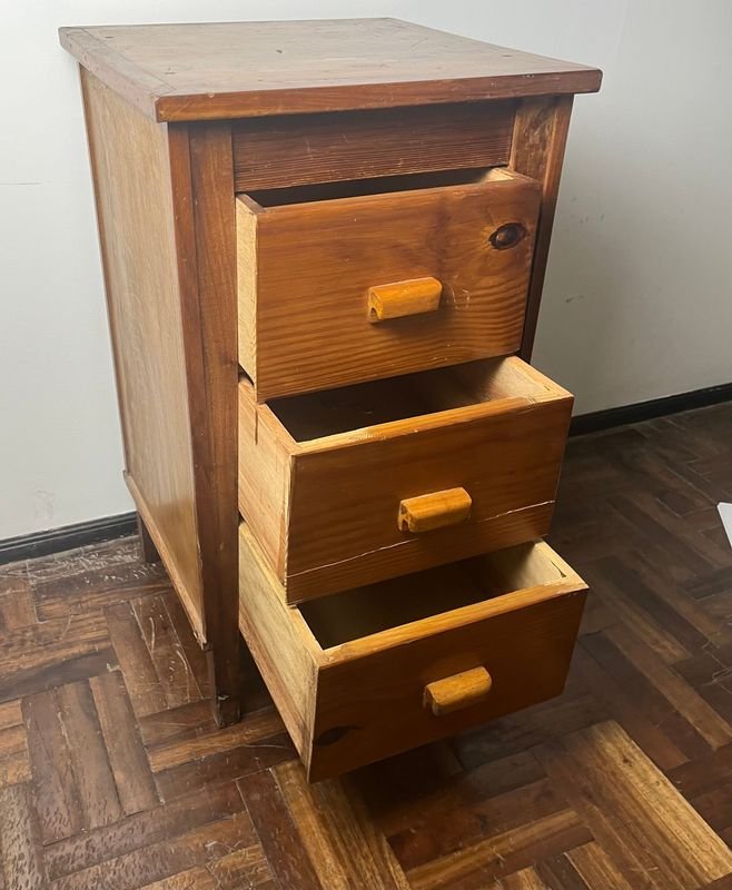 Cajonera de madera con tres cajones - imagen 9