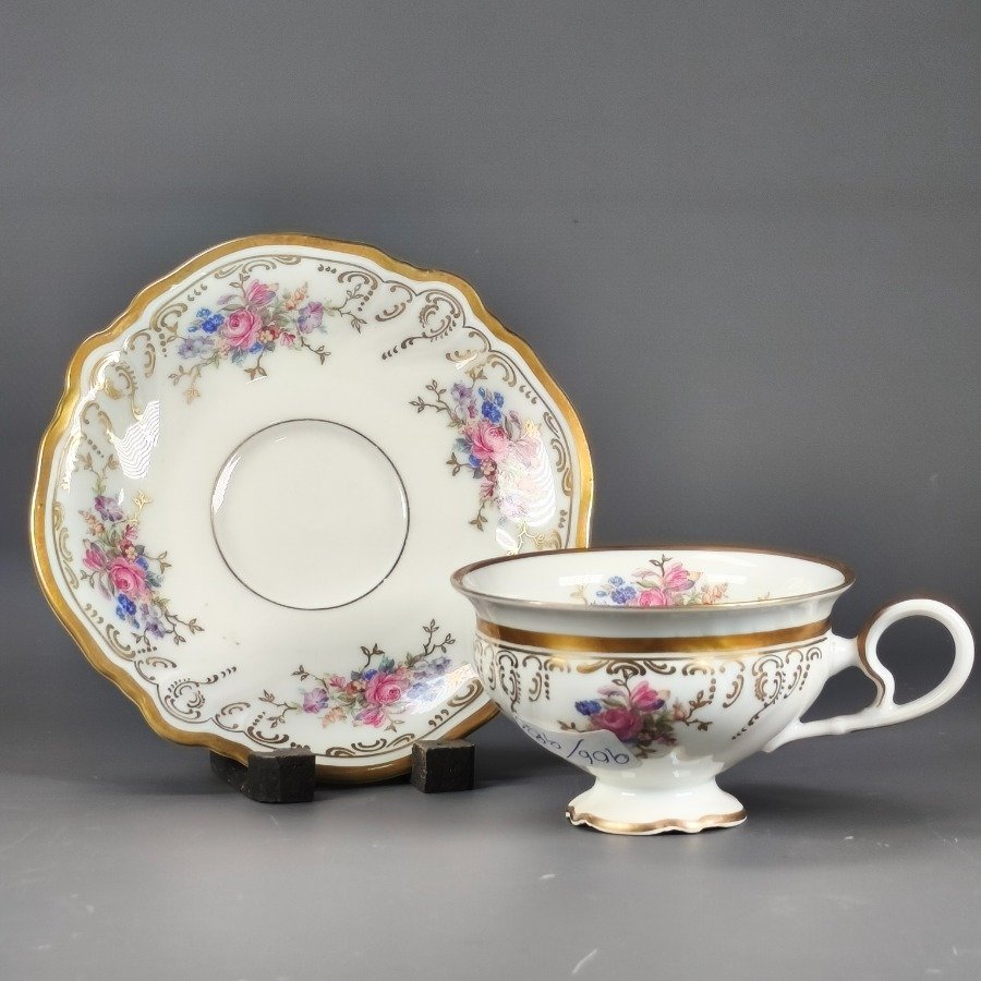 Taza y plato de porcelana alemana 'Rosenthal' diseño 'Viktoria' - imagen 4