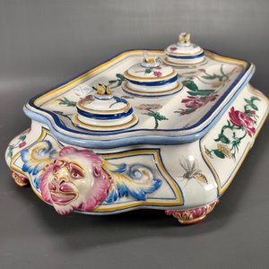 Tintero Antiguo de Cerámica Pintado a Mano con Tapas y Detalles de Rostros - imagen 11