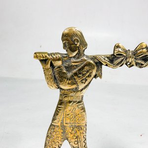 Figura de Bronce: Dos Personajes Sosteniendo un Lazo - imagen 3