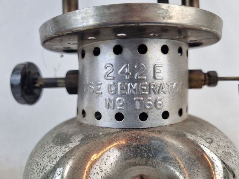 Lámpara Antigua Farol Coleman: Unidad de Iluminación Histórica - imagen 3