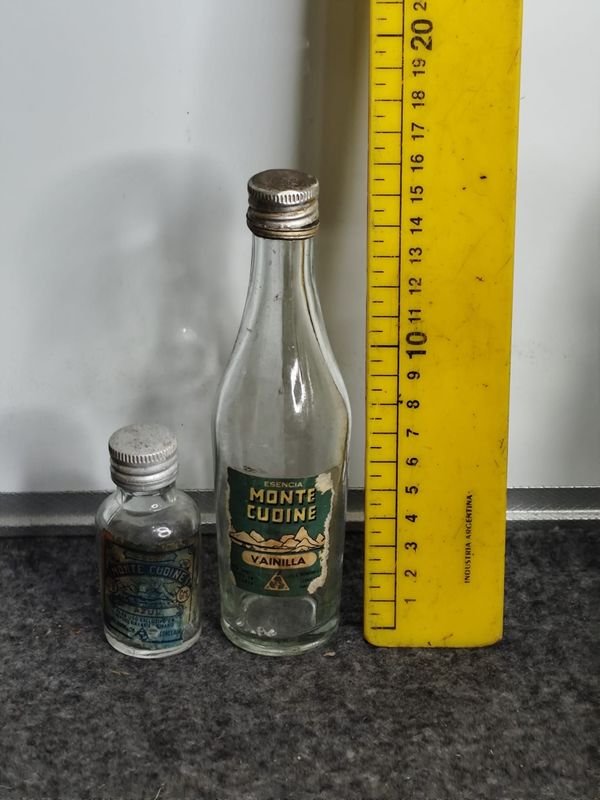 Dos Botellitas de Esencia Monte Cudine Vainilla y Azul - imagen 1