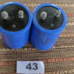 Juego de 2 Capacitores Sprague Powerlytic 47000uF 25VDC - imagen 3