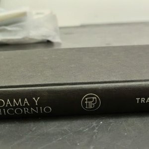 Lote siguiente: La Dama y el Unicornio - Novela Histórica de Tracy Chevalier