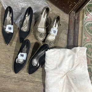Lote anterior: Almohadón y calzado 38