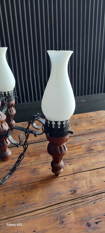 Lámparas de tres luces en madera tallada y hierro forjado - imagen 5