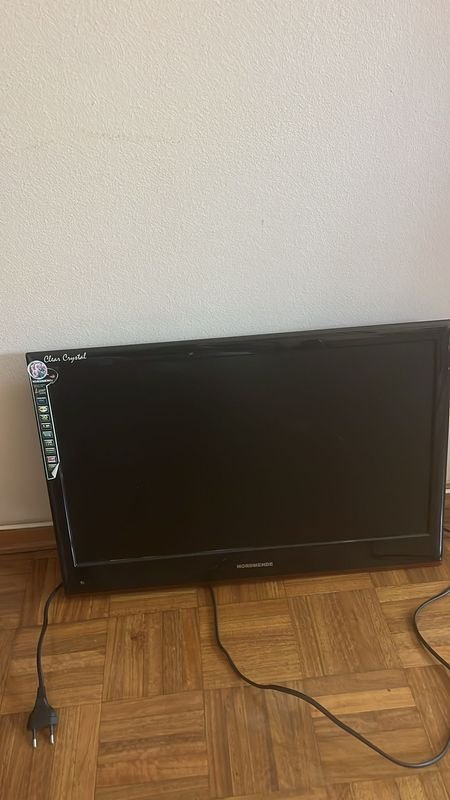 Lote siguiente: Televisor de 24 pulgadas en buen estado