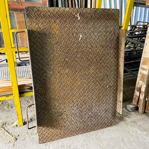 Lote siguiente: Rampa Metálica Labrada de 130 x 90 cm