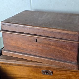 Lote de Cajitas y Joyeros Antiguos de Madera y Terciopelo - imagen 5