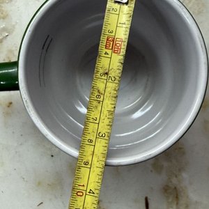 Conjunto de 14 Tazas Cerámicas: Nescafé, Coca-Cola y Diseños Festivos - imagen 10