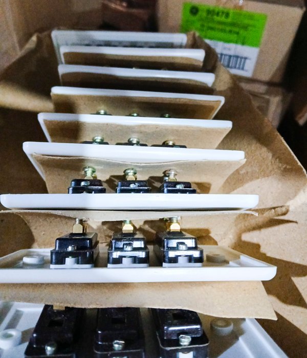 Llaves de luz y accesorios para iluminación - imagen 2