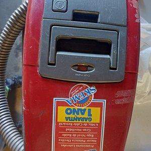Lote anterior: Aspiradora Daewoo Roja en Buen Estado