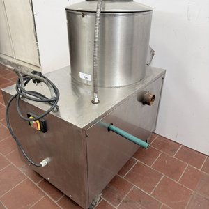 Peladora Industrial de Papas en Acero Inoxidable con Ruedas - imagen 3
