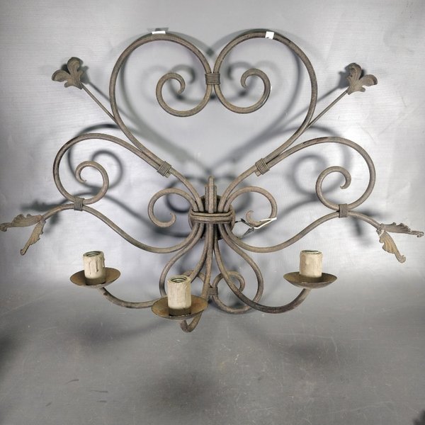 Aplique de Pared Grande de Hierro Forjado con Diseño de Hojas y Tres Luces - imagen 1