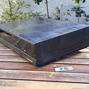 Equipos y accesorios audiovisuales: dos videograbadores sin controles Remotos y calbes Panasonic y Panavox / Dcodificador Digital con Transformador / Base de Televisor Nueva / Sin Probar - imagen 12