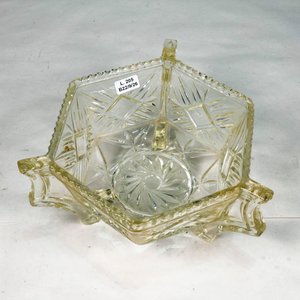 Centro de mesa hexagonal de cristal tallado con tres patas - imagen 3