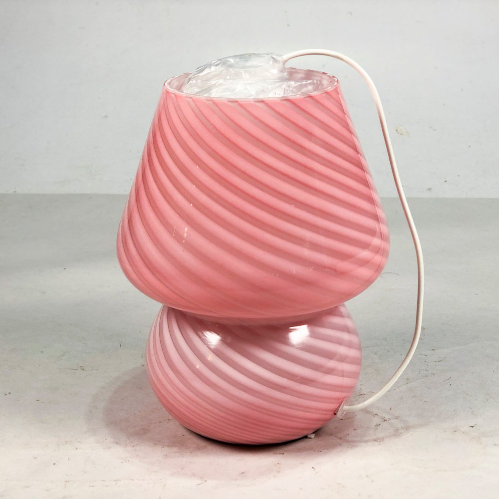 Lámpara de sobremesa en vidrio color rosado - imagen 2