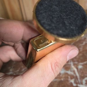 Encendedor de Sobremesa Bradford Dorado con Base - imagen 4