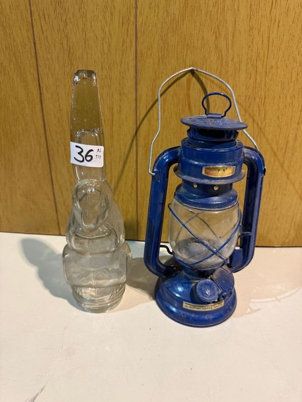 Frasco de Vidrio Forma Conejo y Farol Azul Vintage