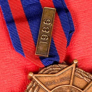 Medalla al Mérito "Smallbore National Rifle Association" y Moneda Masónica - imagen 6