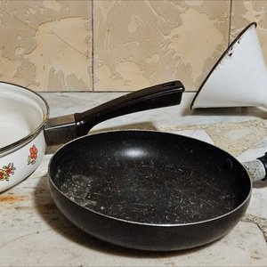 Lote siguiente: Juego de Utensilios de Cocina Esmaltados con Flores