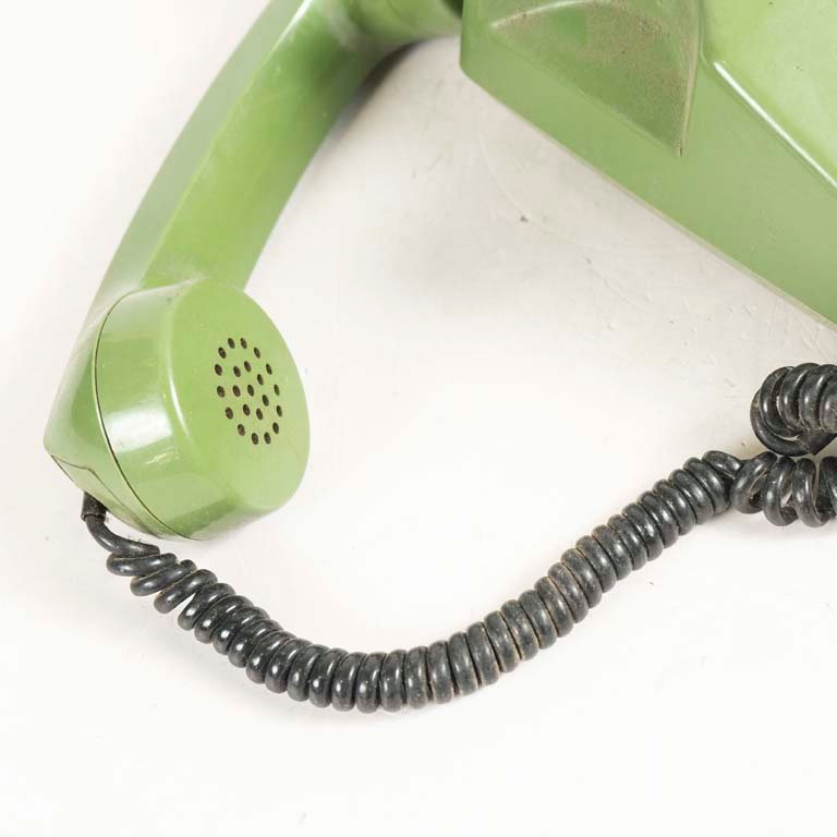 Teléfono de disco verde plástico antiguo - imagen 2