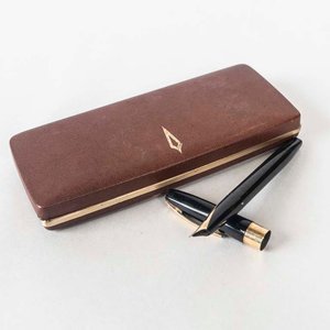 Lote siguiente: Pluma Fuente Sheaffer Oro 14k con Estuche Original