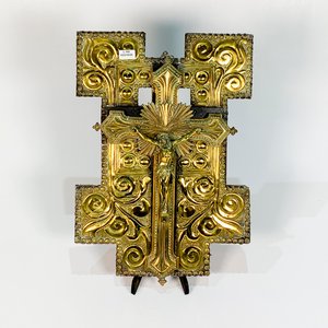 Crucifijo en Bronce con Decoración Solar sobre Tabla con Incrustación - imagen 1