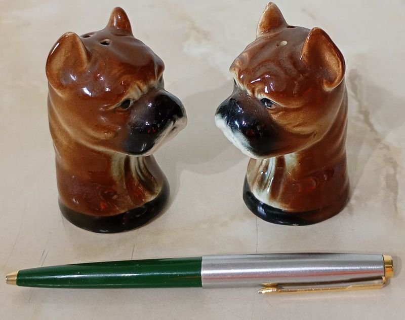 Lote anterior: Figuritas de cerámica con forma de perro