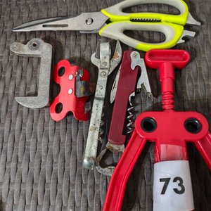 Lote siguiente: Set de Utensilios de Cocina: Tijera, Sacacorchos, Abrelatas y Más