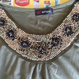 Lote de 5 Prendas de Vestir: Pantalón, Suéter y Blusas - imagen 9