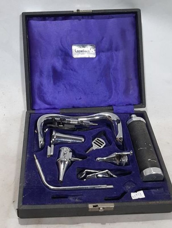 Otoscopio Oftalmoscopio Vintage Completo en Estuche