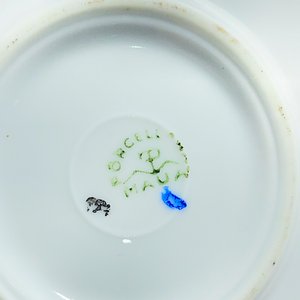 Juego de Vajilla Inglesa Antigua: Plato de Masas, Fuente, Tazas de Consomé y Azucarero - imagen 3
