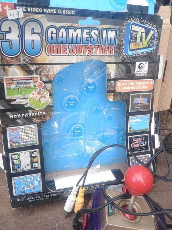 Consola de Videojuegos Retro "36 Games in One Joystick"