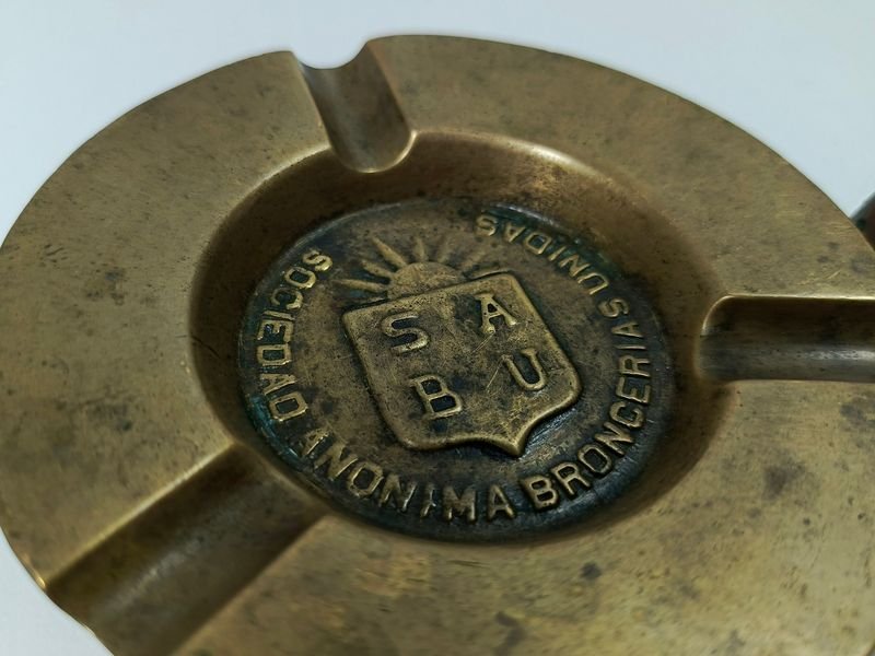 Par de ceniceros en bronce con logotipos y monumento a la carreta - imagen 3