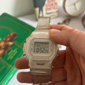 Lote de bijouterie, relojes, libro y varios - imagen 4