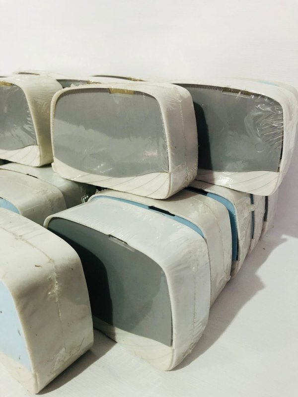 Lote de 25 Jaboneras de Pared de PVC Blancas y Grises - imagen 1