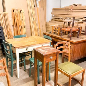 Lote anterior: Mesa y Sillas de Madera Estilo Rústico