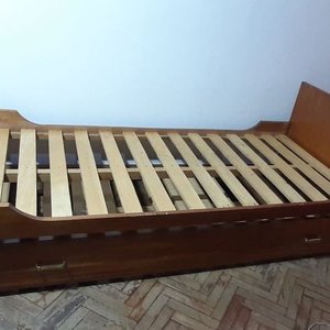 Lote siguiente: Cama Marinera de Madera Enchapada con Cajones