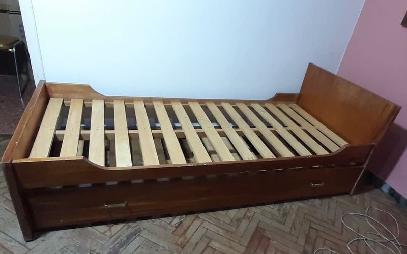 Cama Marinera de Madera Enchapada con Cajones
