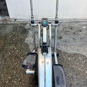 Elíptica DM800 para Entrenamiento Cardiovascular - imagen 4