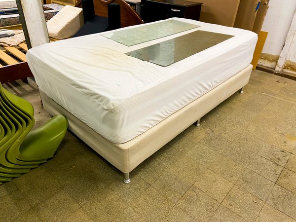 Base de Cama Sommier Beige con Vidrios Decorativos - imagen 1