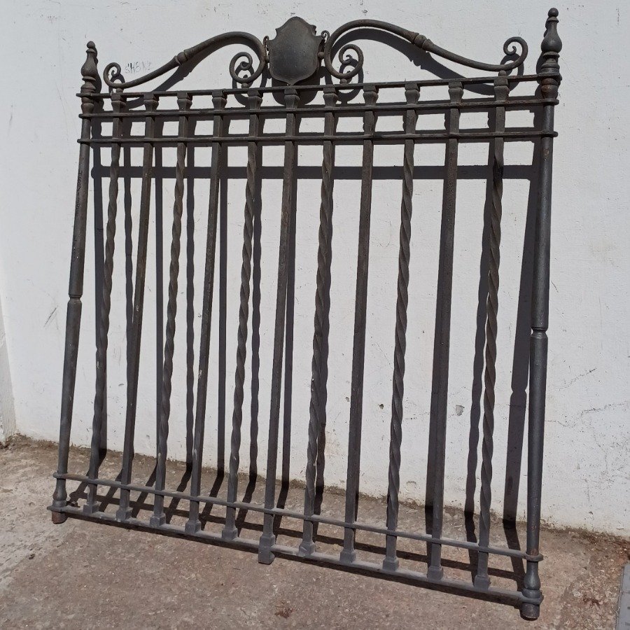 Puerta de hierro forjado antigua - imagen 4