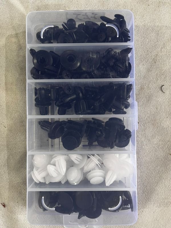 Juego de 100 Piezas de Broches y Retenes para Auto - imagen 1