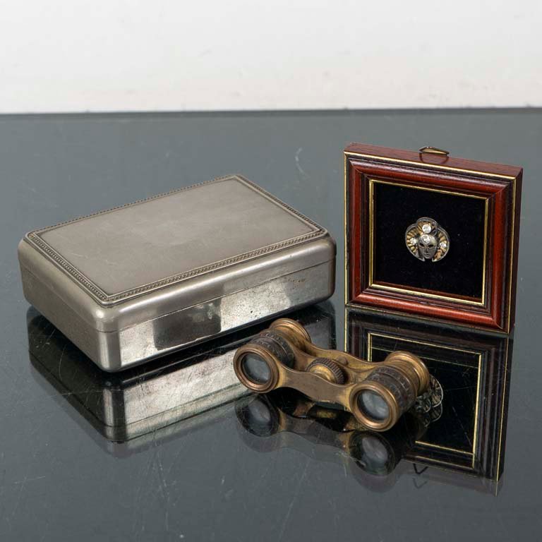 Lote anterior: Colección de artículos de metal y bronce