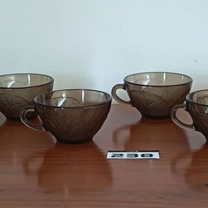 Juego de Té Vidrio Ahumado con Diseño de Hojas - 6 Tazas y 4 Platillos - imagen 3