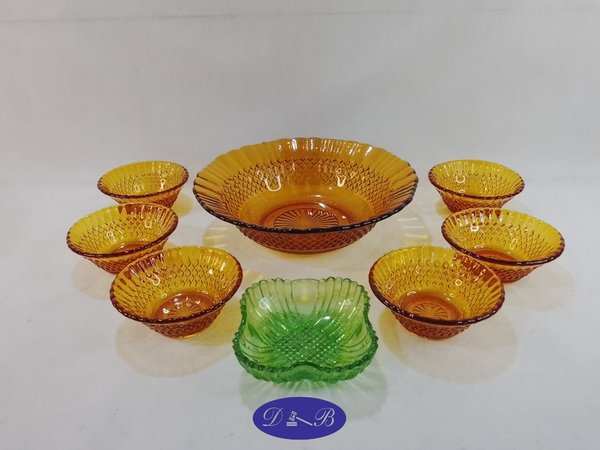 Set de 7 Compoteras y Bowl Central en Vidrio Tallado
