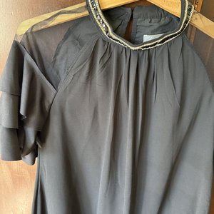 Blusa Negra Louis Dog Talla 140 con Pedrería y Volantes - imagen 2