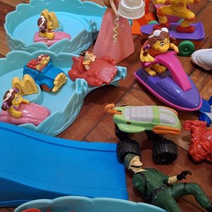 Colección de Juguetes de McDonald's y Personajes Varios - imagen 5